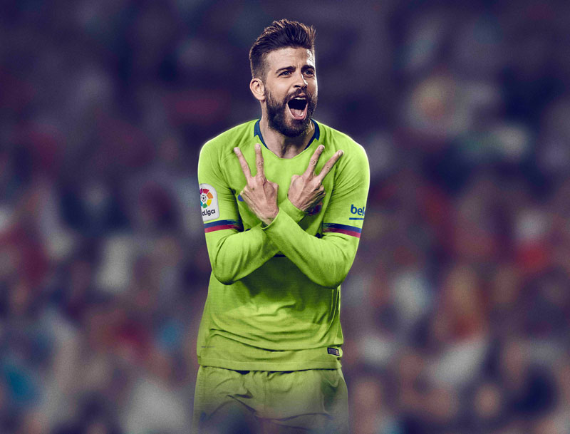 バルセロナ、2018-19アウェイユニフォームを発表！色は“ロナウジーニョ時代”｜写真6