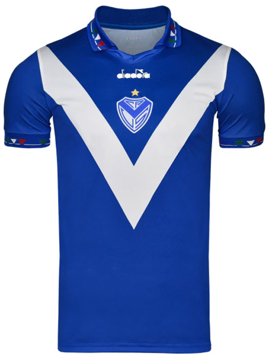 完全に「DIADORAイタリア」 古豪ベレス、2023新作ユニフォームが登場！｜写真3