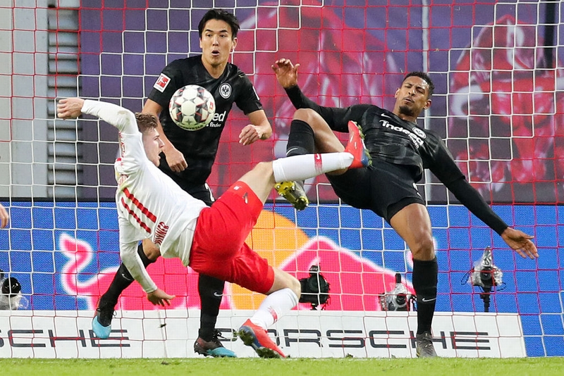 スゴいメンバーだ…長谷部誠がプレーした「最強のチームメイト」ベストイレブン｜写真9