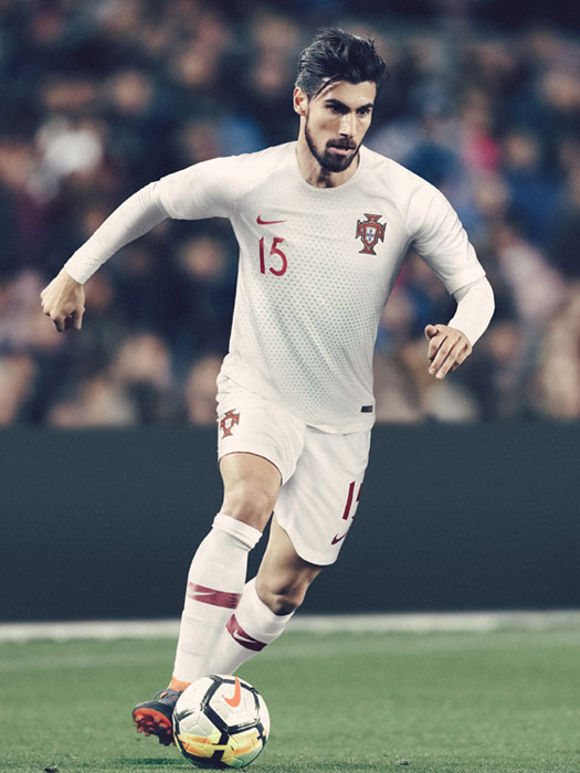 「W杯出場全32か国ユニフォームランキング！全64着を格付け」｜写真29