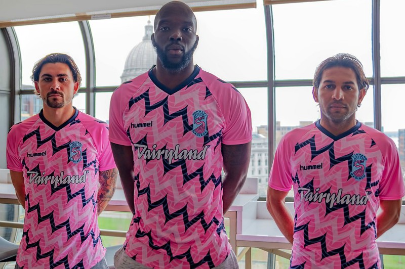 ちょっと気味悪い...アメリカ2部クラブ、奇抜すぎる新ユニフォームを発表｜写真3