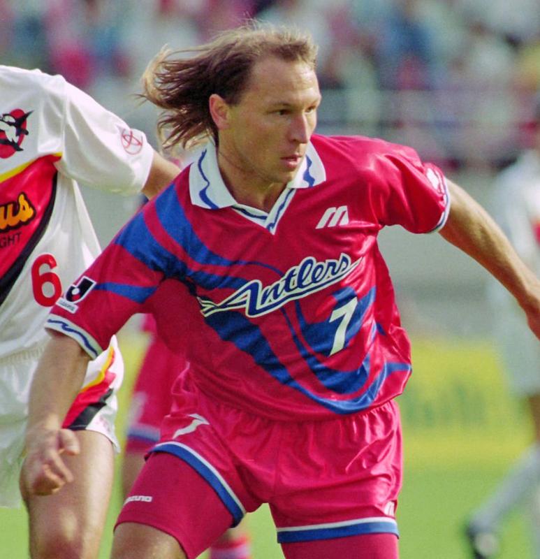 常勝軍団！鹿島アントラーズの「歴代最強ユニフォーム」10着はこれだ｜写真11