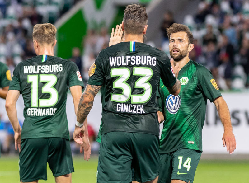 ヴォルフスブルク、2018-19新ユニフォームが登場！今の「VWロゴ」は見納めに？｜写真9