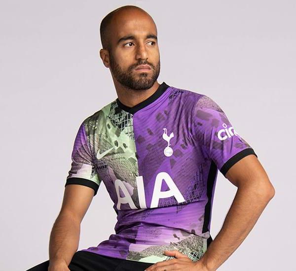 トッテナム、21-22新サードユニフォーム発表！「ロンドンの一地区」を大胆に描く｜写真4