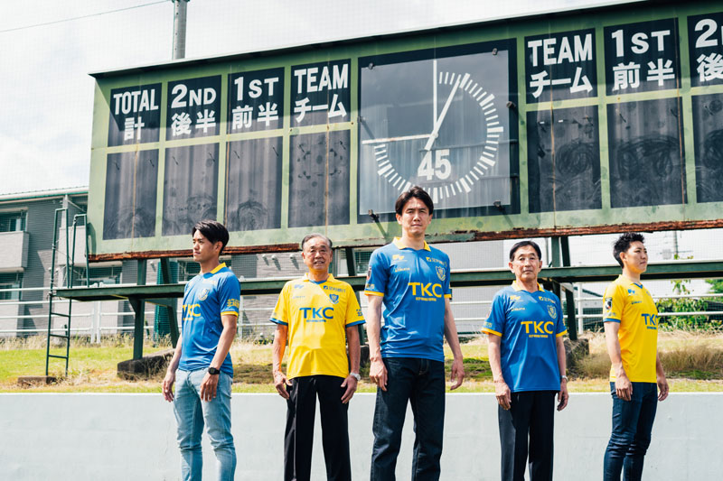 栃木SC、レトロな夏限定ユニフォーム発表！デザインは「1980年の優勝チーム」｜写真5