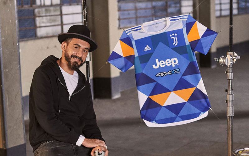 ホームで着用！ユヴェントス、「芸術家とコラボ」の新ユニフォームを発表｜写真4
