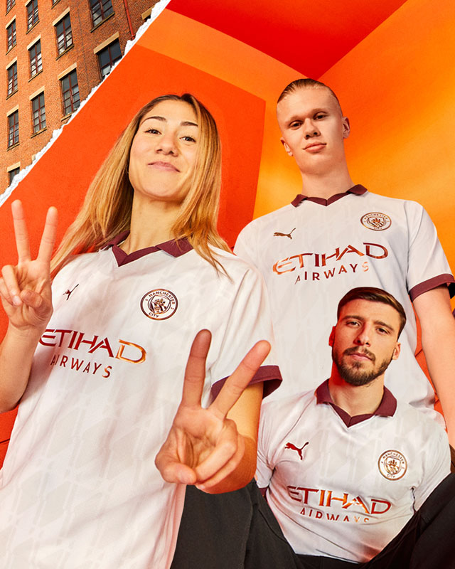 プレミアリーグ開幕戦で着用！マンチェスター・シティ、23-24新アウェイユニは「レンガと織物」をデザイン｜写真6