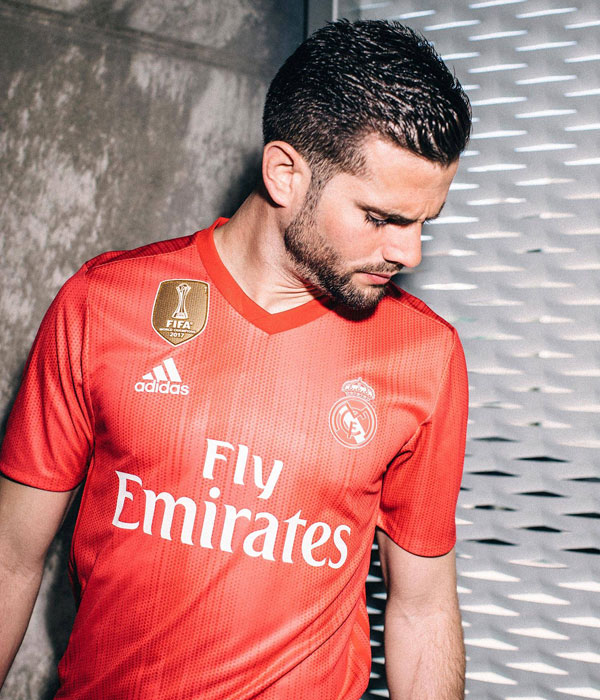 レアル・マドリー、「珊瑚色」の2018-19サードユニフォームを発表！背番号も掲載｜写真8