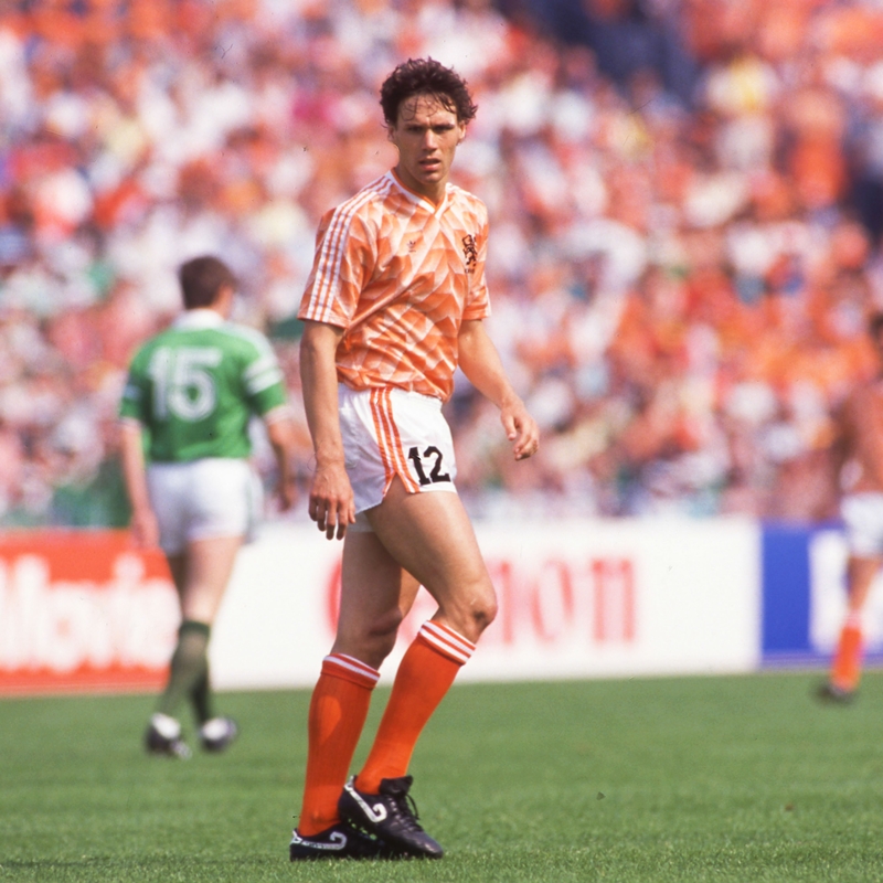 うまい棒が今日から12円に！「背番号12」でゴールを量産した6名のエースFW｜写真11