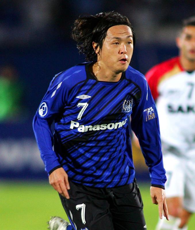 ついにACL決勝！Jリーグ勢が歴史に刻んだ「5つの伝説ユニフォーム」を見よ｜写真3