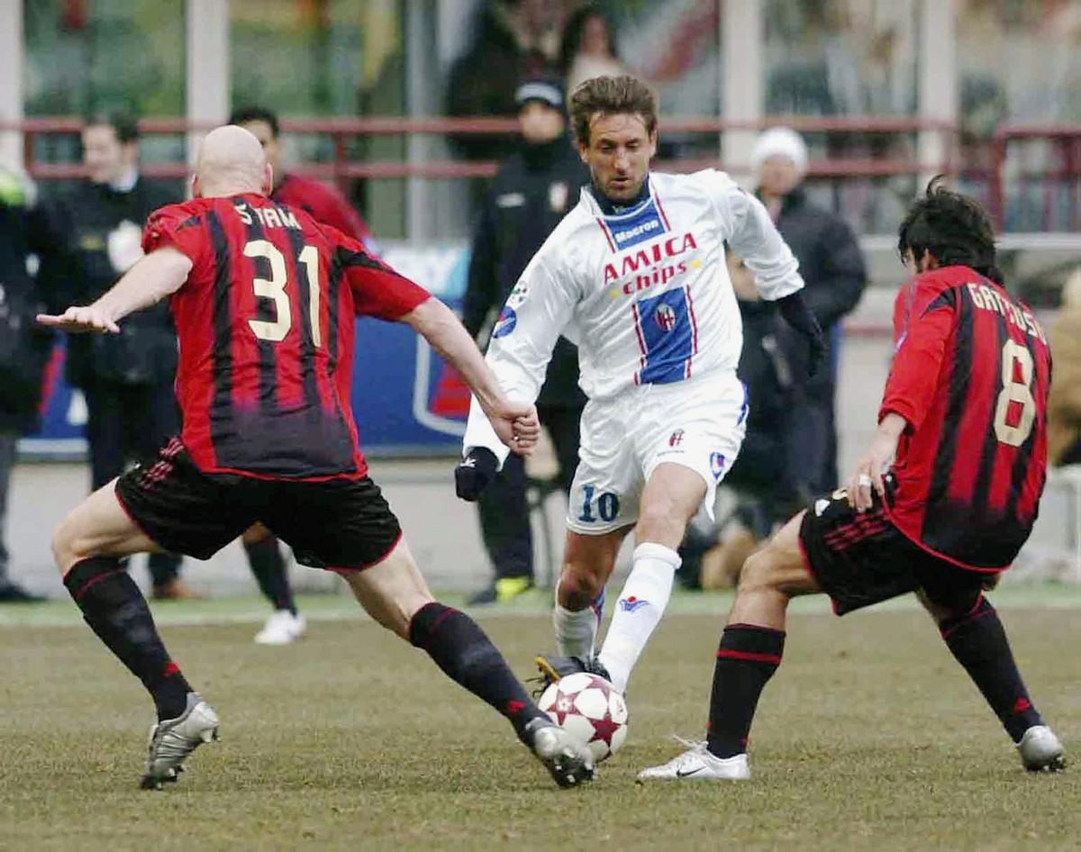 中田英寿とともにプレーした「最強の同僚トップ下」5名｜写真3