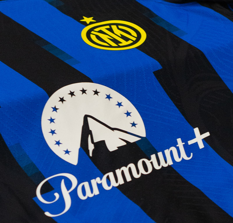 インテルが23-24新ユニを発表！胸ロゴはCL決勝の「パラマウントプラス」で継続決定｜写真5