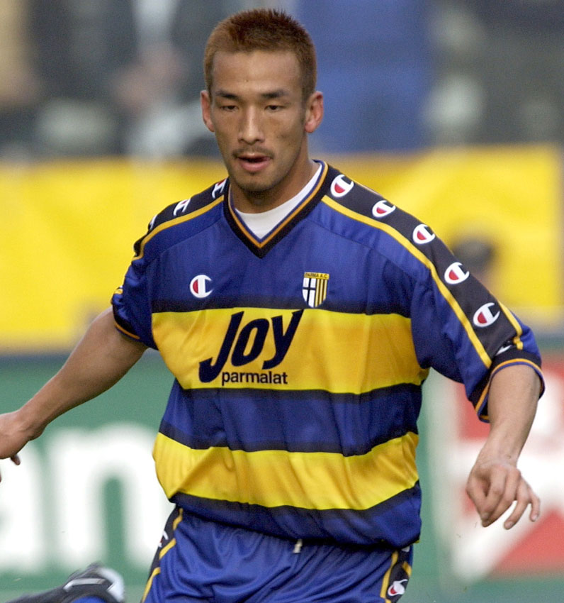 中田英寿、印象に残る「伝説のセリエA時代」ユニフォーム7着｜写真5