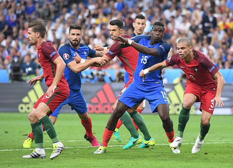 QUEEN人気再燃！あの「最強アンセム」が聞こえてきそうなユニフォーム｜写真11