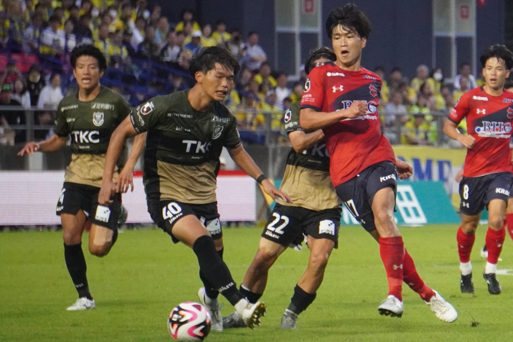 J2いわきFCは悔しいスコアレスドロー…。得点王争いのいわきFW谷村海那は「いまのままじゃプレーオフは行けない」と仲間に奮起を求める｜写真2