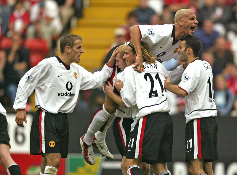 闘将キーン、最後のリーグ優勝！マンチェスター・U「2002-03アウェイ」ユニフォーム｜写真4