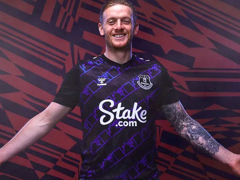 よみがえる90年代！エヴァートン、23-24新アウェイユニは日本の「NEC」胸ロゴ時代が“主役”に｜写真6