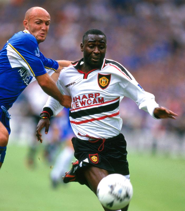 もはや伝説の“SHARP”時代！マンチェスター・U「1997-99アウェイ」ユニフォーム｜写真4