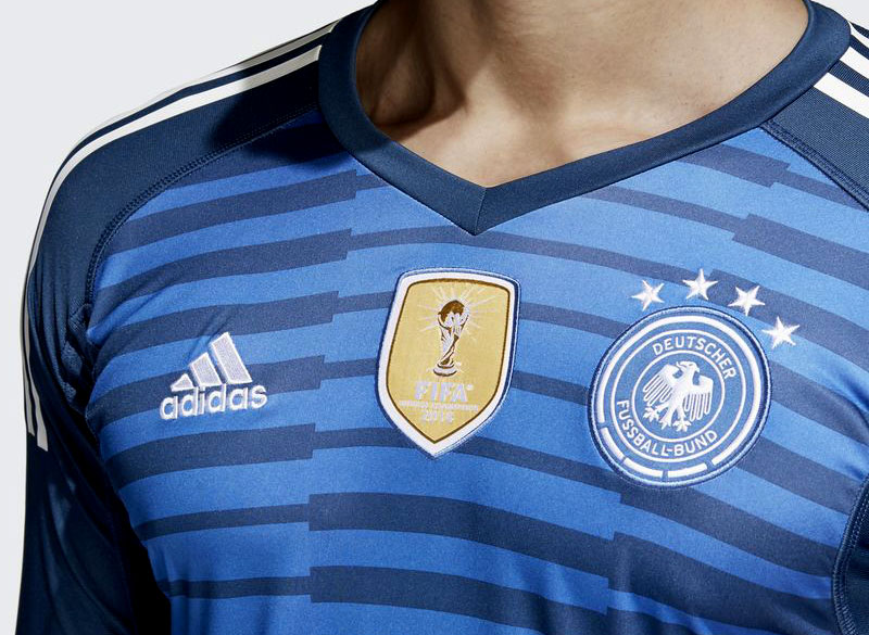 胸のバッジは渡さない！連覇を狙うドイツ代表がW杯ユニフォームを発表｜写真8