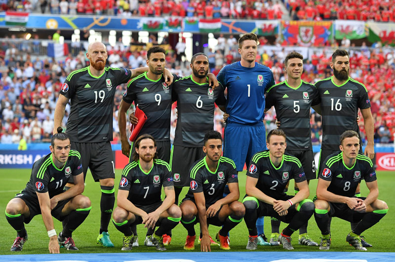 EURO伝説ユニ！2016年ウェールズ代表、「黄金世代」大躍進のユニフォーム｜写真4