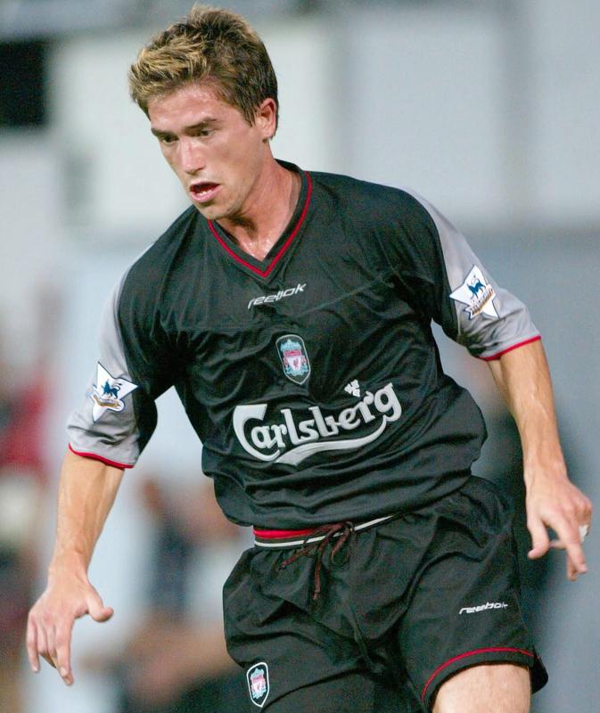 赤は除外！遠藤移籍のリヴァプール、名門の歴史を彩る「6色のユニフォーム」｜写真3