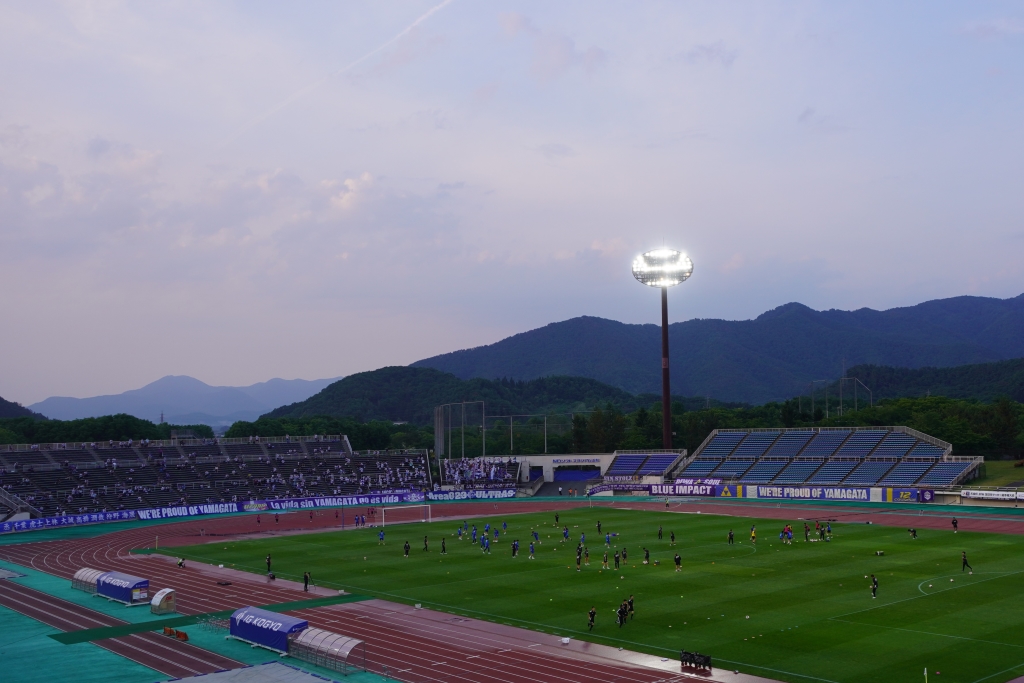 Jリーグも絶賛する山と調和したNDソフトスタジアム山形！奥羽山脈を一望できる絶景写真を厳選公開｜写真6