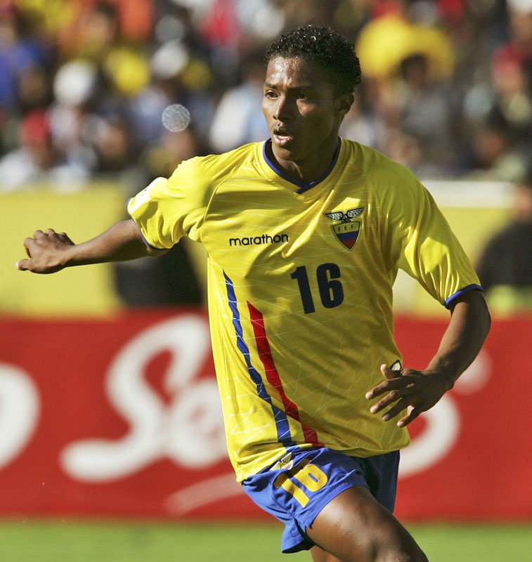 日本と戦うエクアドル代表、“メーカー不変”の歴代「かっこいいユニフォーム」8選｜写真6