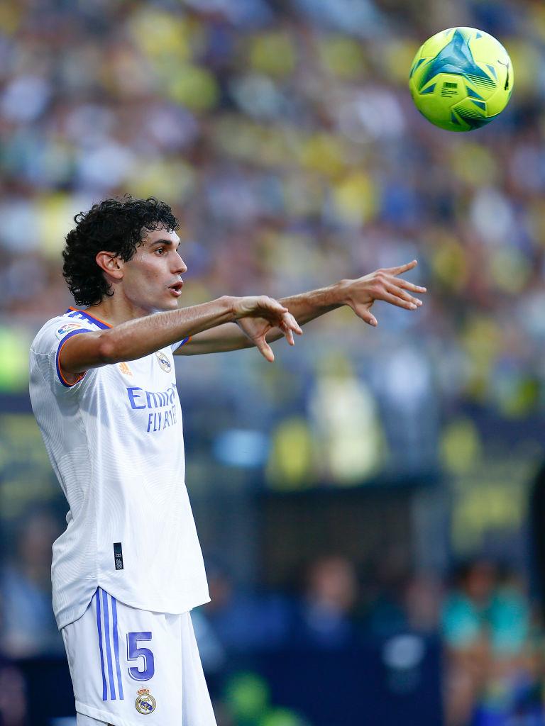 次はベリンガム！ジダン以来「レアル・マドリーで5番を着けた6名」。最高から最悪｜写真2