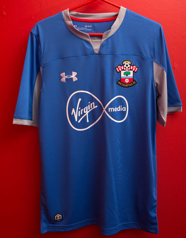 吉田のサウサンプトン、2018-19新ユニフォームを発表！ストライプが復活だ｜写真7