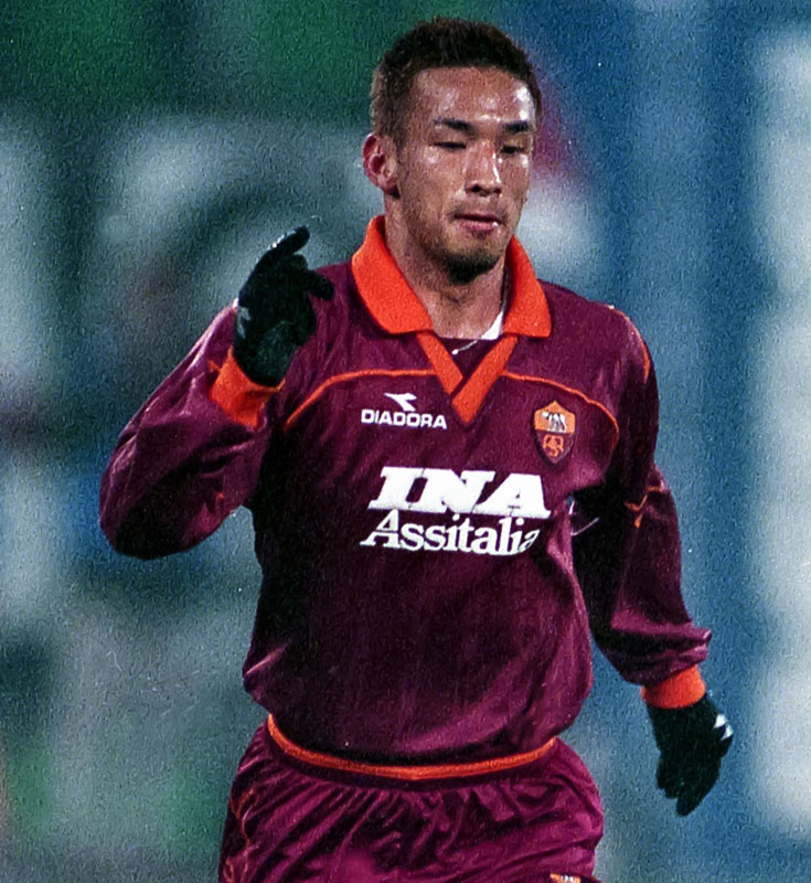 中田英寿、印象に残る「伝説のセリエA時代」ユニフォーム7着｜写真3