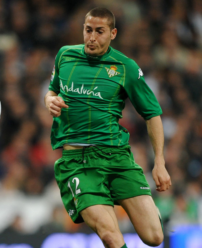 乾貴士の新たなクラブ、ベティスの「20年間分のユニフォーム」をまとめて見る｜写真12