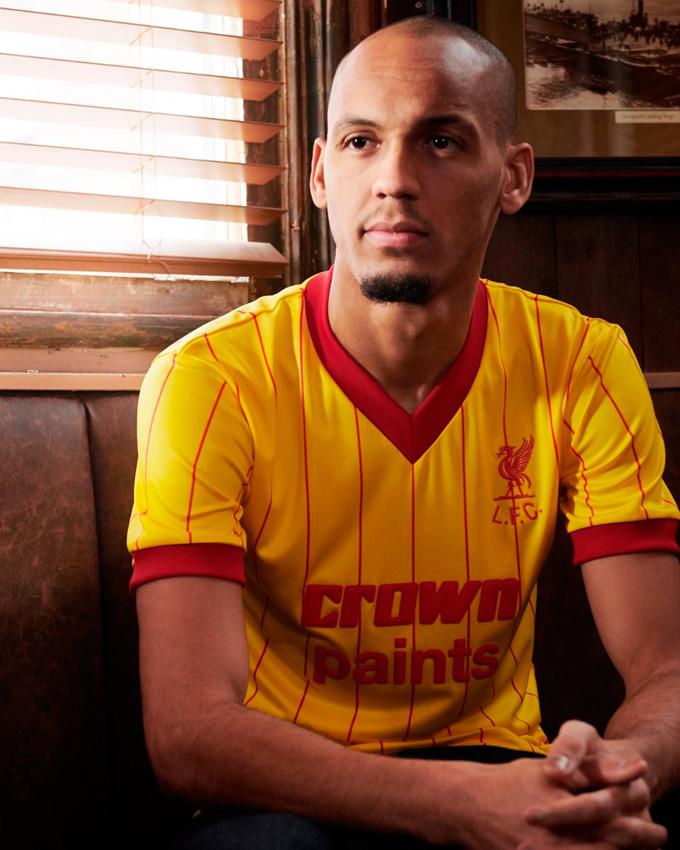 普段使いもOK！南野のリヴァプール、「人気のレトロユニフォーム」4選｜写真4